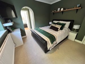 Bedroom- click for photo gallery